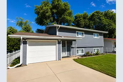 1241 S Elmwood Avenue, Waukegan, IL 60085 - Photo 1