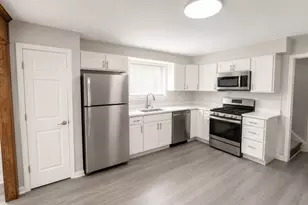 1241 S Elmwood Ave, Waukegan, IL 60085 - Photo 3