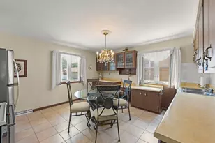 261 S Mayfair Pl, Chicago Heights, IL 60411 - Photo 5