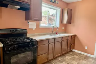 437 10th Pl, Lasalle, IL 61301 - Photo 7