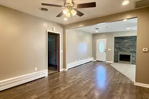 437 10th Pl, Lasalle, IL 61301 - Photo 3
