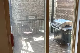 1327 W Walton St, Chicago, IL 60642 - Photo 13