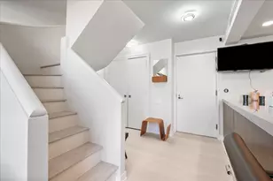 161 E Chicago Ave, Chicago, IL 60611 - Photo 3