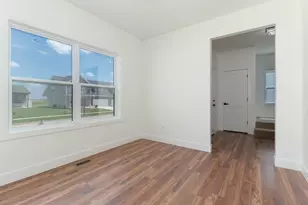 775 Kristin Dr, Normal, IL 61761 - Photo 5