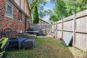 18W133 Kirkland Ln, Villa Park, IL 60181 - Photo 15