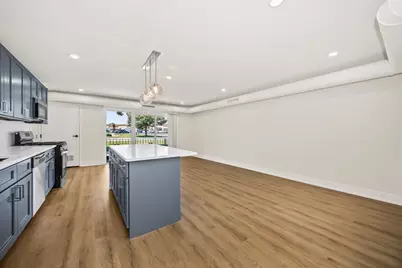 10217 Dearlove Road #101, Glenview, IL 60025 - Photo 5