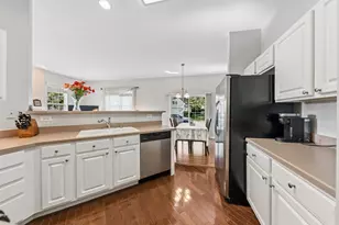 13142 W Sheffield Ln, Beach Park, IL 60083 - Photo 9
