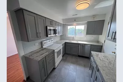 10125 Cherry Parkway #203, Skokie, IL 60076 - Photo 7