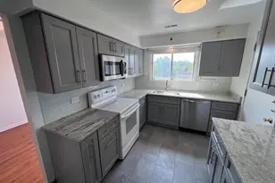 10125 Cherry Pkwy, Skokie, IL 60076 - Photo 7