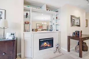 1555 N Sandburg Terrace, Chicago, IL 60610 - Photo 9