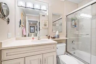 1555 N Sandburg Terrace, Chicago, IL 60610 - Photo 11
