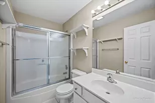 1058 E Danbury Dr, Cary, IL 60013 - Photo 27