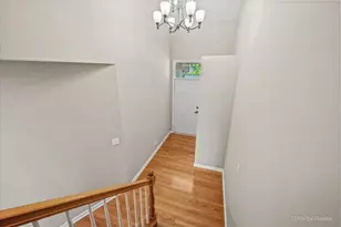 1058 E Danbury Dr, Cary, IL 60013 - Photo 5