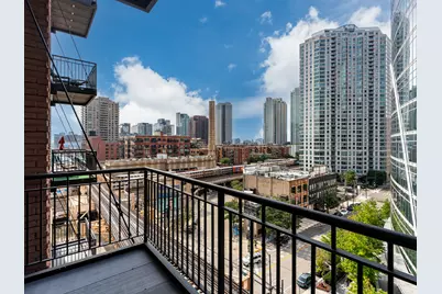 165 N Canal Street #809, Chicago, IL 60606 - Photo 3