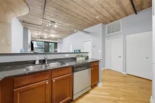 1111 W 14th Pl, Chicago, IL 60608 - Photo 11