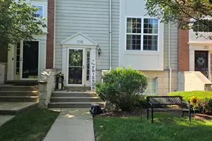 208 Comstock Dr, Elgin, IL 60124 - Photo 1