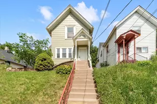 649 Wellington Ave, Elgin, IL 60120 - Photo 1