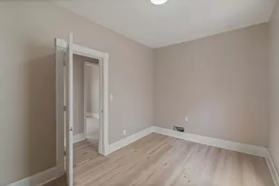649 Wellington Avenue, Elgin, IL 60120 - Photo 17