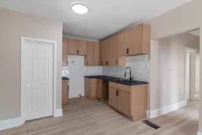 649 Wellington Avenue, Elgin, IL 60120 - Photo 13