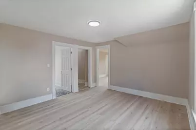 649 Wellington Avenue, Elgin, IL 60120 - Photo 23