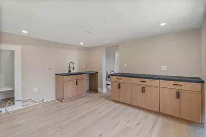 649 Wellington Avenue, Elgin, IL 60120 - Photo 25