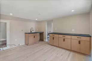 649 Wellington Ave, Elgin, IL 60120 - Photo 25