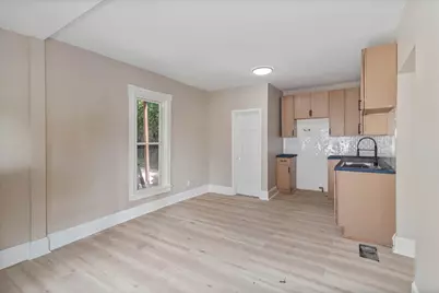 649 Wellington Avenue, Elgin, IL 60120 - Photo 11
