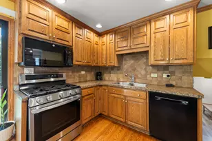 597 Piccadilly Ln, Bolingbrook, IL 60440 - Photo 9