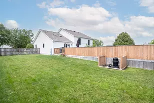 1221 Glen Mor Dr, Shorewood, IL 60404 - Photo 17