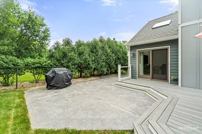8409 Mending Wall Drive, Woodridge, IL 60517 - Photo 23
