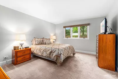 8409 Mending Wall Drive, Woodridge, IL 60517 - Photo 17
