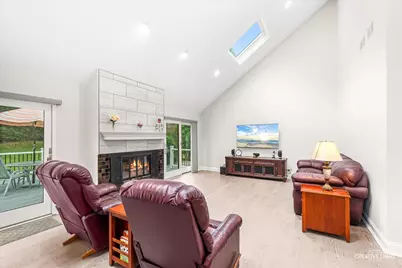 8409 Mending Wall Drive, Woodridge, IL 60517 - Photo 5