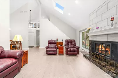 8409 Mending Wall Drive, Woodridge, IL 60517 - Photo 7
