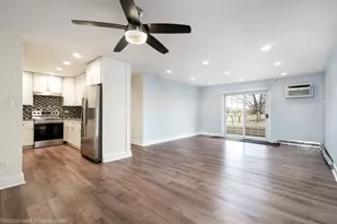 147 W Elk Trail, Carol Stream, IL 60188 - Photo 9