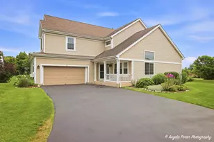 331 Hampton Ct, Crystal Lake, IL 60012 - Photo 1