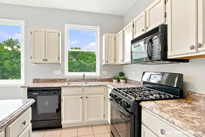 331 Hampton Court, Crystal Lake, IL 60012 - Photo 17