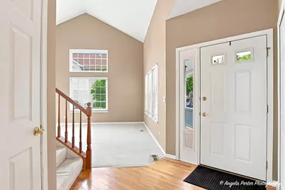 331 Hampton Court, Crystal Lake, IL 60012 - Photo 5