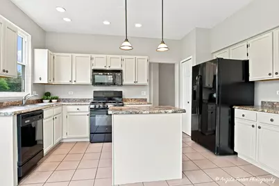 331 Hampton Court, Crystal Lake, IL 60012 - Photo 21