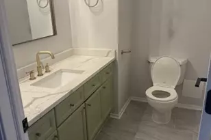 375 W Erie St, Chicago, IL 60654 - Photo 9