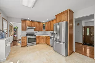 163 S Circle Ave, Bloomingdale, IL 60108 - Photo 13