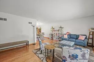 163 S Circle Ave, Bloomingdale, IL 60108 - Photo 3