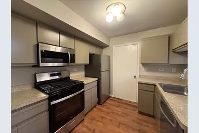 407 Trenton Court, Aurora, IL 60504 - Photo 7