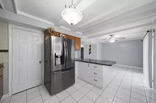 9005 Sherry Ln, Des Plaines, IL 60016 - Photo 13