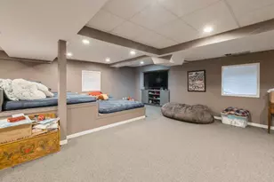 445 Blue Ash Dr, Buffalo Grove, IL 60089 - Photo 21