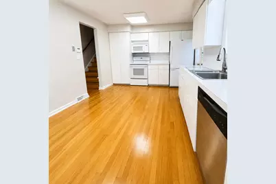 7011 N Hamlin Avenue, Lincolnwood, IL 60712 - Photo 3