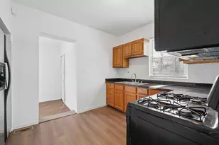 6521 S St Lawrence Ave, Chicago, IL 60637 - Photo 11