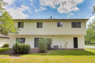 2 Oakmont Ct, Streamwood, IL 60107 - Photo 25