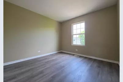 207 Springbrook Trail S, Oswego, IL 60543 - Photo 11