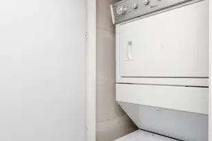 2112 N Bissell St, Chicago, IL 60614 - Photo 13