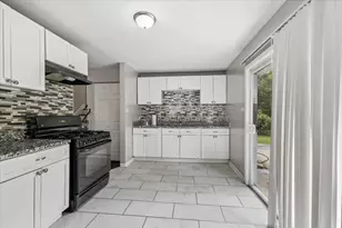 3421 Birchwood Dr, Hazel Crest, IL 60429 - Photo 5